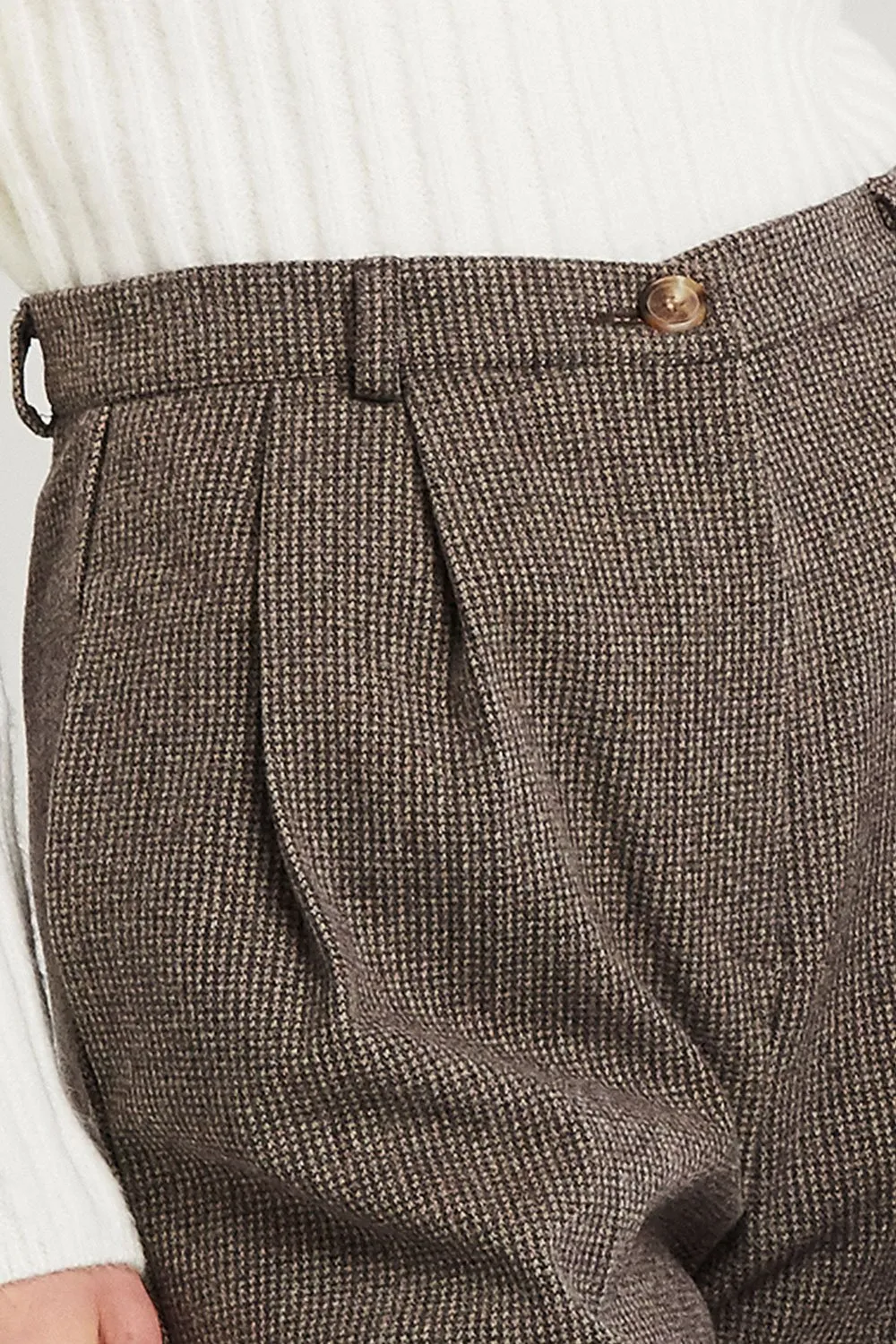 Logan Pintuck Pants