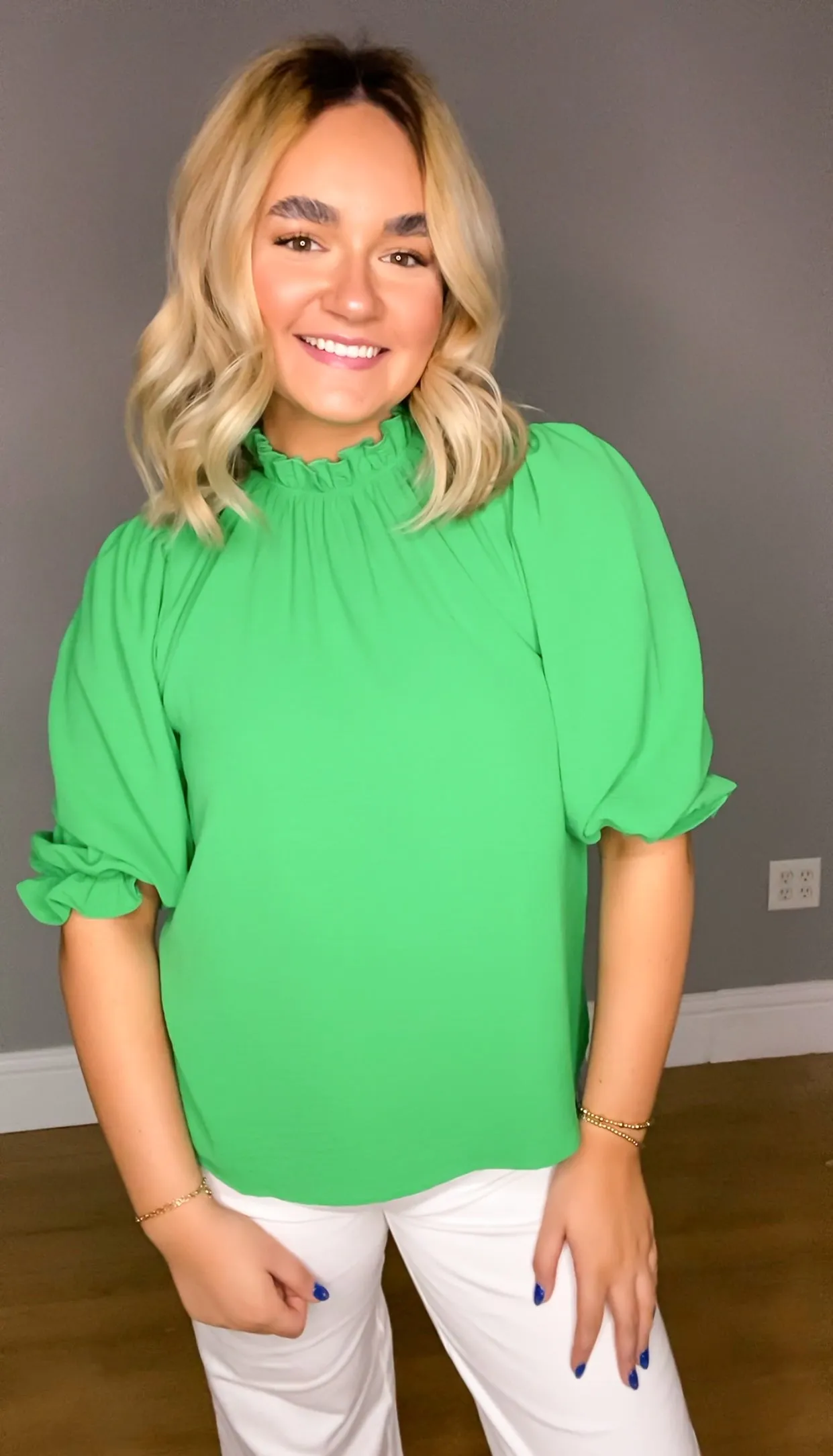 Mallory Mock Neck Top | Kelly Green | Plus