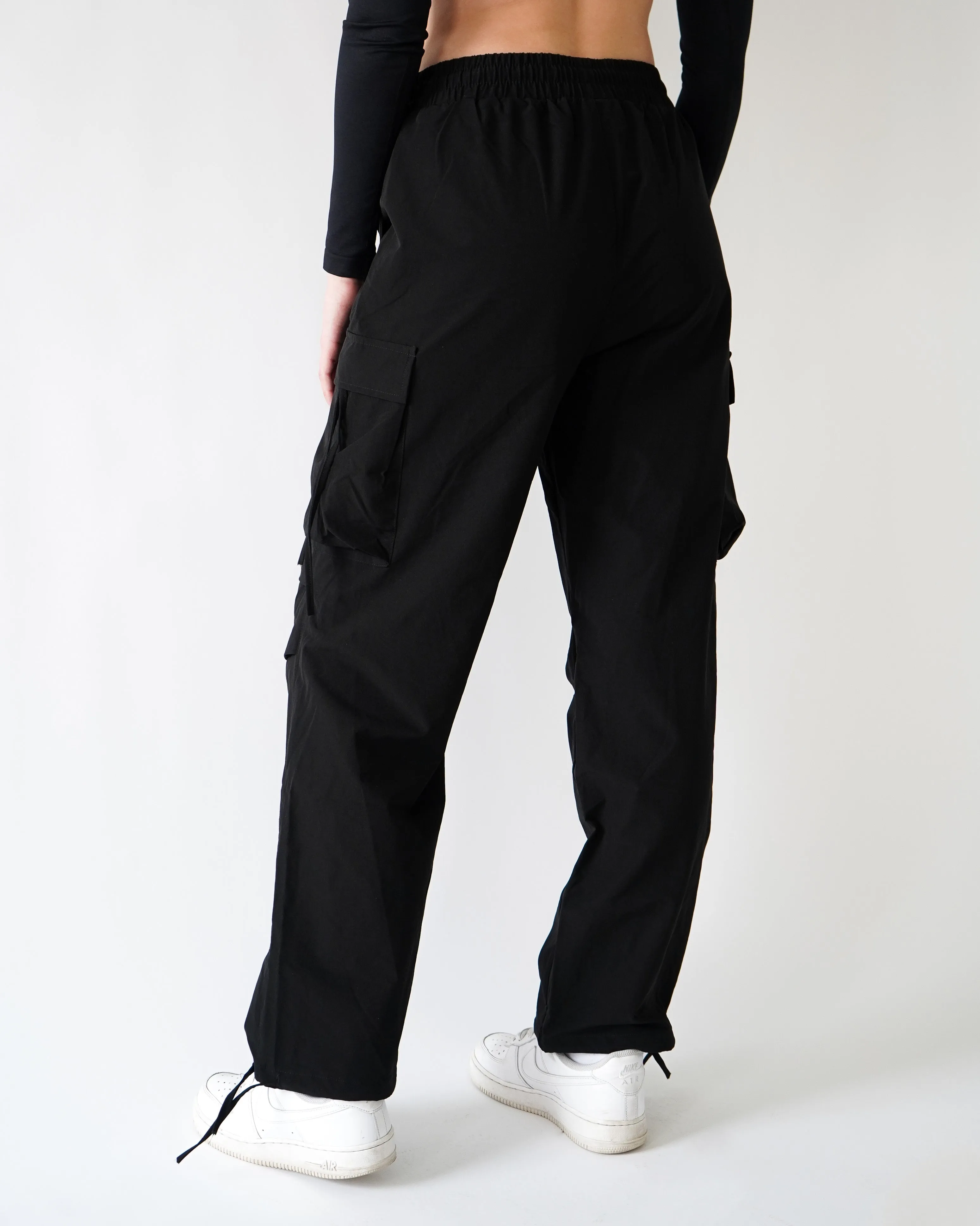 Parachute Cargo Joggers - Black